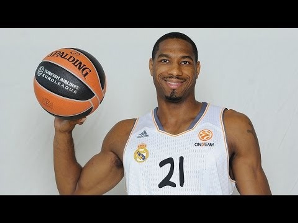 Play of the night: Tremmell Darden & Sergio Llu...