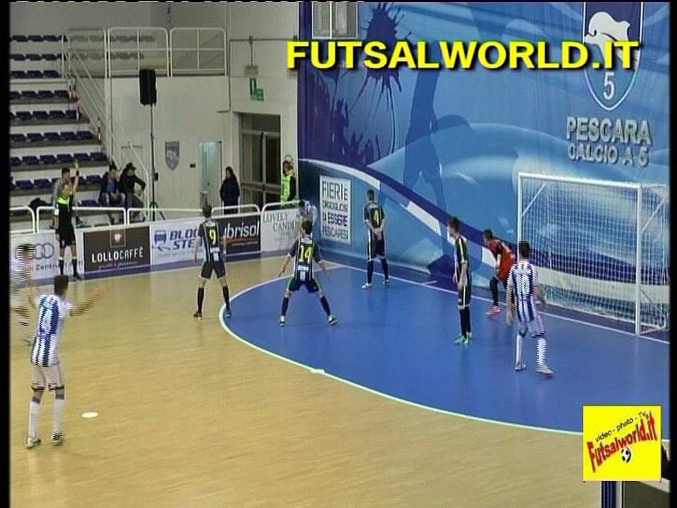 . . . gol  , al volo , di Matias Rosa  (Pescara Calcio a 5)