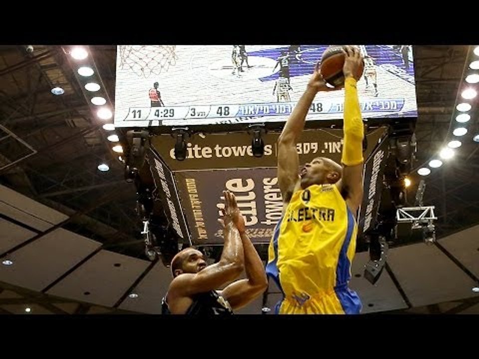 Playoffs Magic Moments: Huge Slam by Alex Tyus, Maccabi Tel Aviv