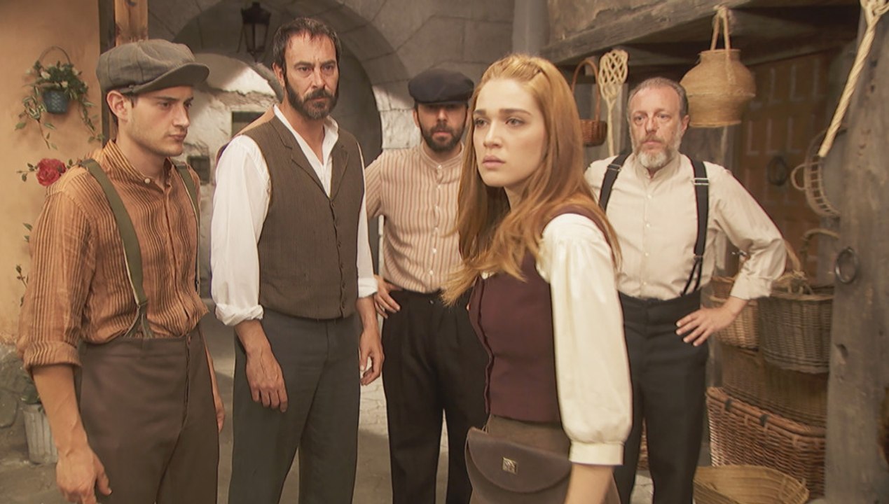 Julieta, acorralada por los menesterosos