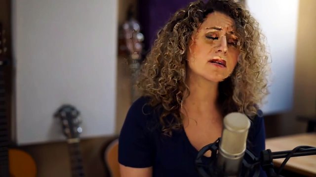 BONNIE RAITT I Cant Make You Love Me (Live Acoustic Cover by Carol Kay)