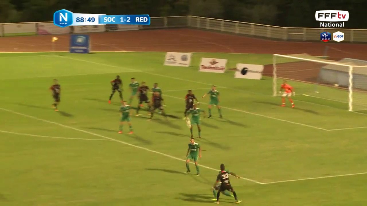 Magnifique action pour le SO Cholet qui met la pression au Red Star mais cette tête qui passe juste a coté