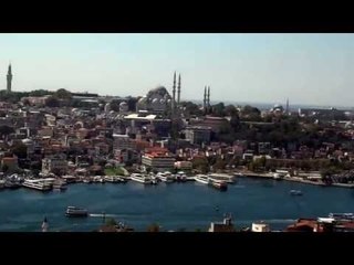 Estupenda vista de Cuerno de Oro, sus puentes, mezquitas  Estambul