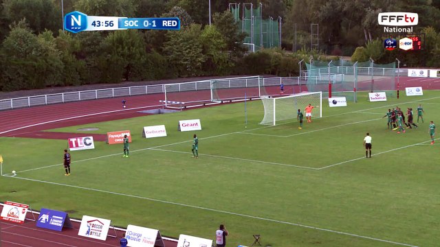 Corner bien frappé mais récupéré par le Red Star