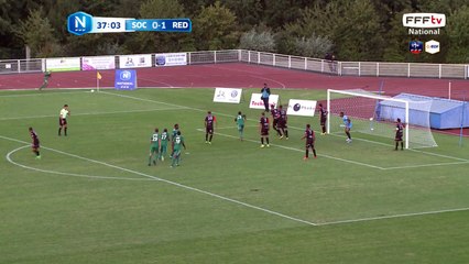 Corner bien tiré par le Red Star, mais la tête est un peu trop décroisée