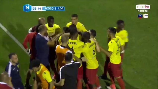 Superbe ouverture du score pour Lyon grâce à cette superbe frappe