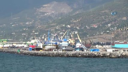 İskenderun Körfezi Açıklarında Yük Gemisi Batıyor