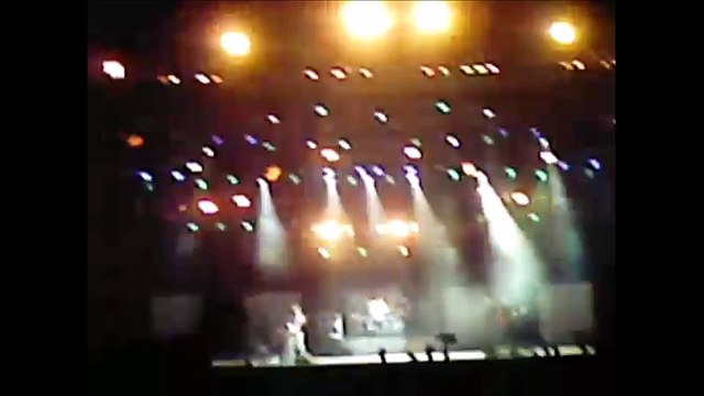 Muse - Showbiz, Eurockeennes Festival, 07/03/2006