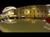 Conocer la famosa Avenida Nevsky de noche. San Petersburgo. Rusia