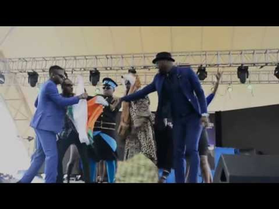 CLASH MUSICAL   L'ENTREE DU COUPE DECALE SUR INFOSDEBABI TV