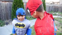 Bebé Ordenanza Batalla en en vida pernicioso película bromas hombre araña superhéroes Vs real fo