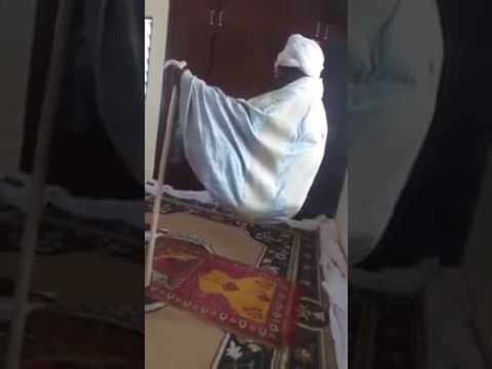 Le marabout aux pouvoirs extraordinaire : Il flotte dans l'espace !!!