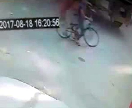 2 Çocuk Hafriyat Kamyonunun Altına Girdi