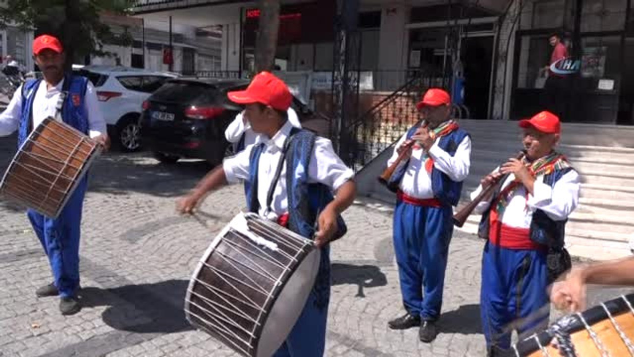 Tarihin En Eski Güreşlerine Davullu Zurnalı Davet