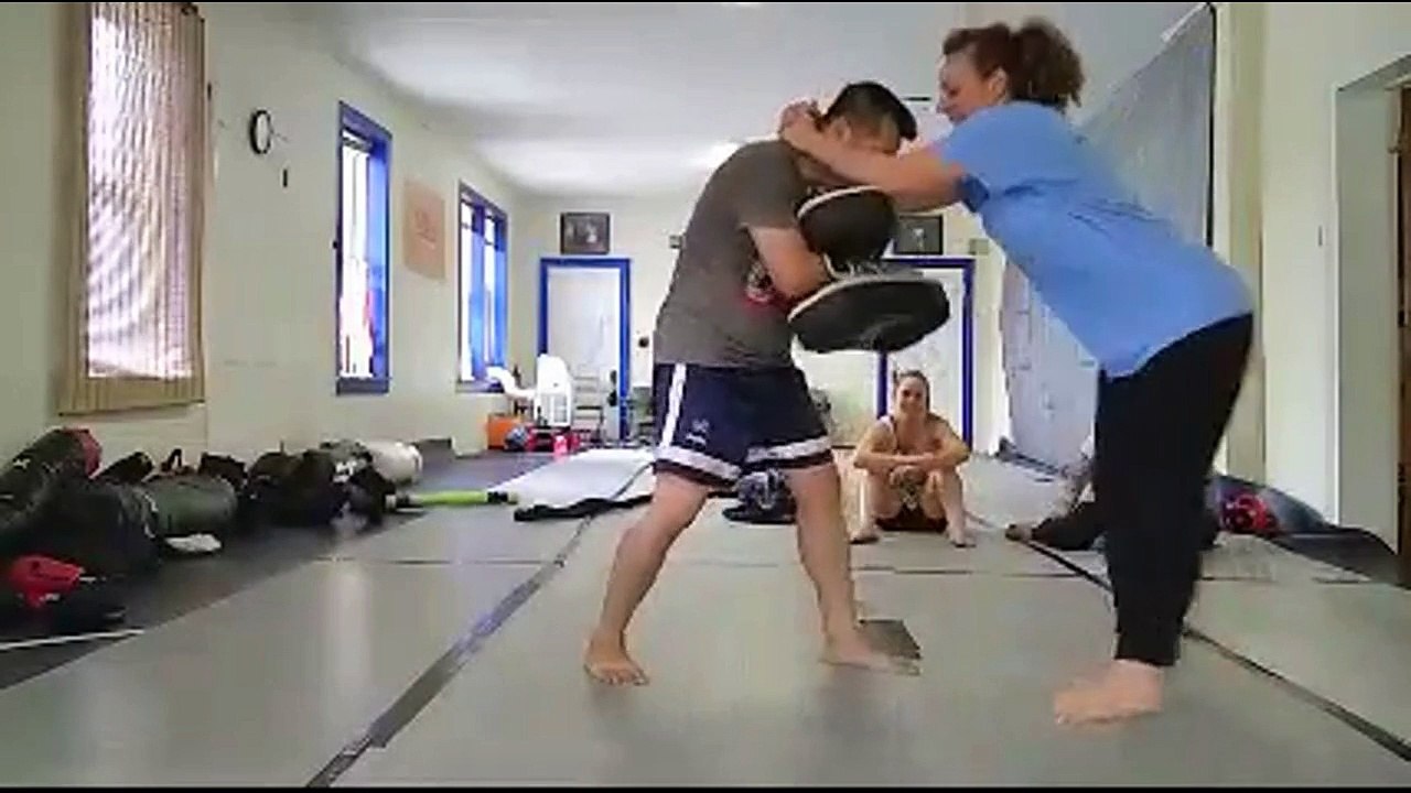 Female Students Throwing Knees - August 12, 2017