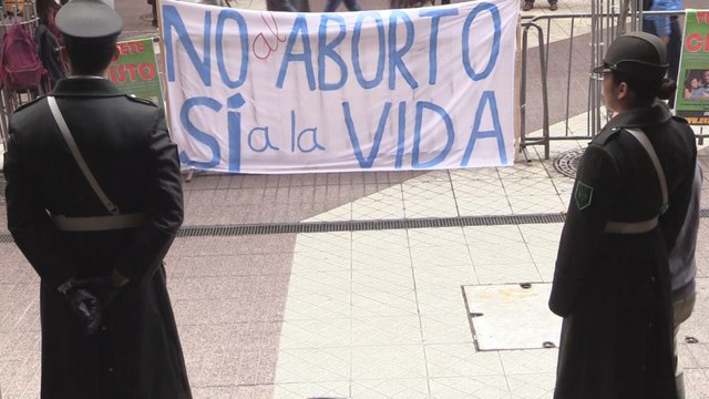 Tribunal Constitucional chileno pospone veredicto sobre freno a proyecto de aborto