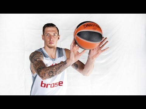 Oscar Mayer Block of the Night: Daniel Theis, Brose Bamberg