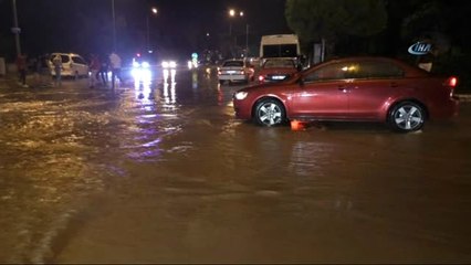 Denizli'de Sağanak Yağış Vatandaşlara ve Sürücülere Zor Anlar Yaşattı