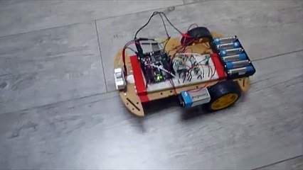 Робот Организация Объединенных Наций автономная с Arduino