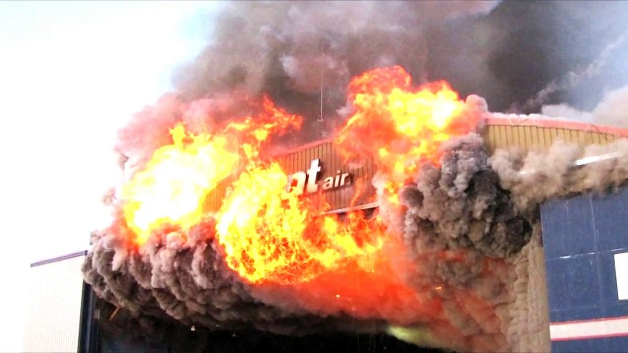 প্রবাসী ভাইরা সাবধান! আগুনে পুড়ে যাচ্ছে ঢাকা শাহজালাল বিমান বন্দর! বন্ধ হতেপারে বিমান চলাচল !!