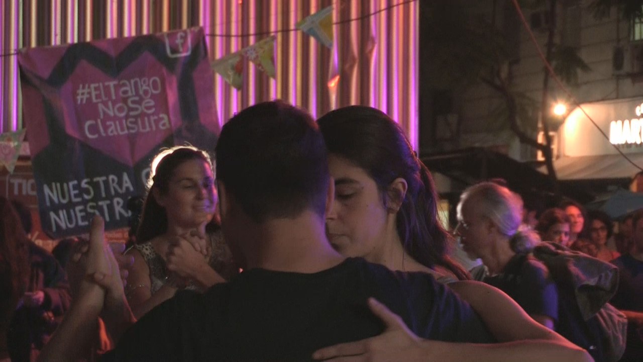 Las milongas argentinas están al "filo de la extinción" a causa de estrictas normativas