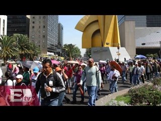 Maestros de Oaxaca comienzan marcha en el DF / Titulares de la tarde