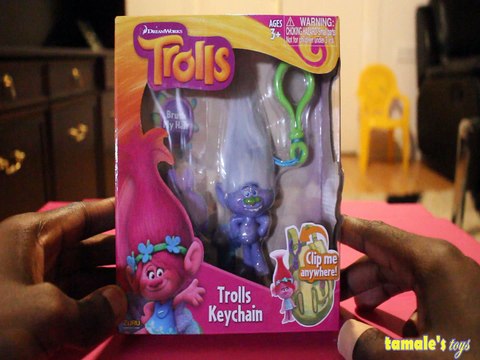 DREAMWORKS TROLLS KEYCHAIN UNBOXING WITH BURSH MY HAIR 3 + YRS GUY DIAMOND Toys BABY Videos REVIEW
