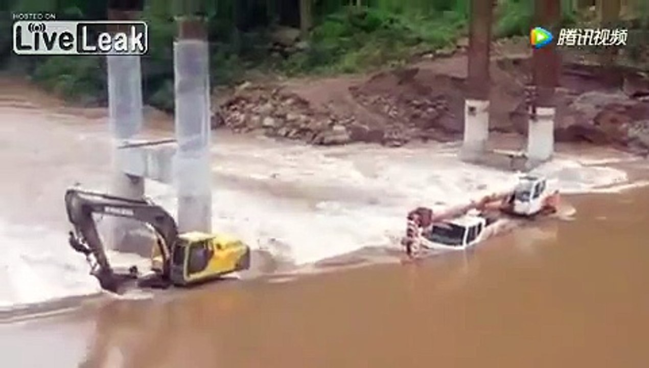 digger driver drops rescued workers,quickly snatches them back.mov.h264_base