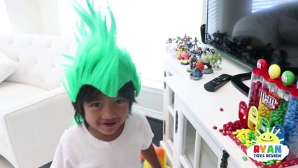 BAD KID STEALS M&M IRL Kids Pretend Play! Learn Colors with Candy for Children Toddlers and Babies-TldTL1xQszc