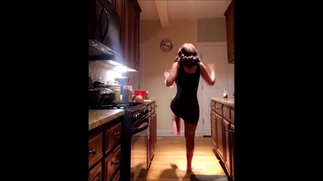 On peut etre hot et ridicule la seconde d'après! Bim, gros fail