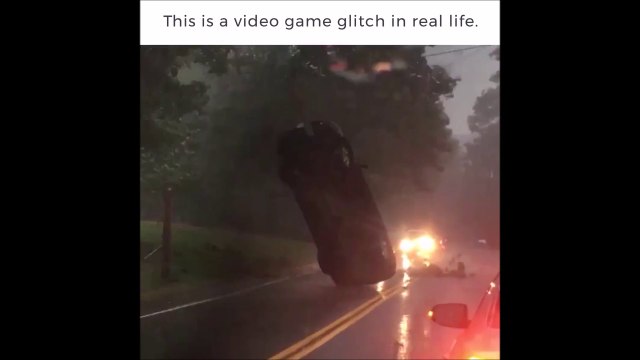 Une voiture se retrouve suspendue en l'air comme par magie... Bizarre