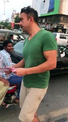 See What Shaan Shahid Doing On Karachi Streets