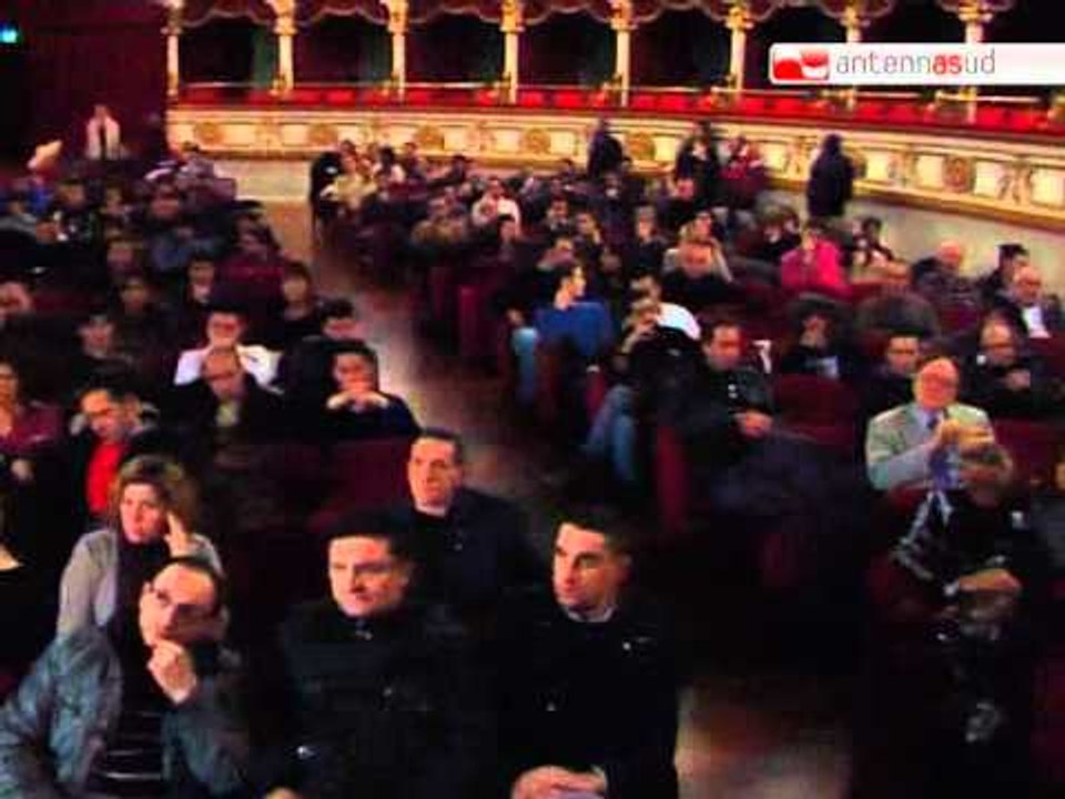 TG 09.03.12 Fondazione Petruzzelli, Fuortes: Il bilancio è in rosso e serve l'intervento dei soci