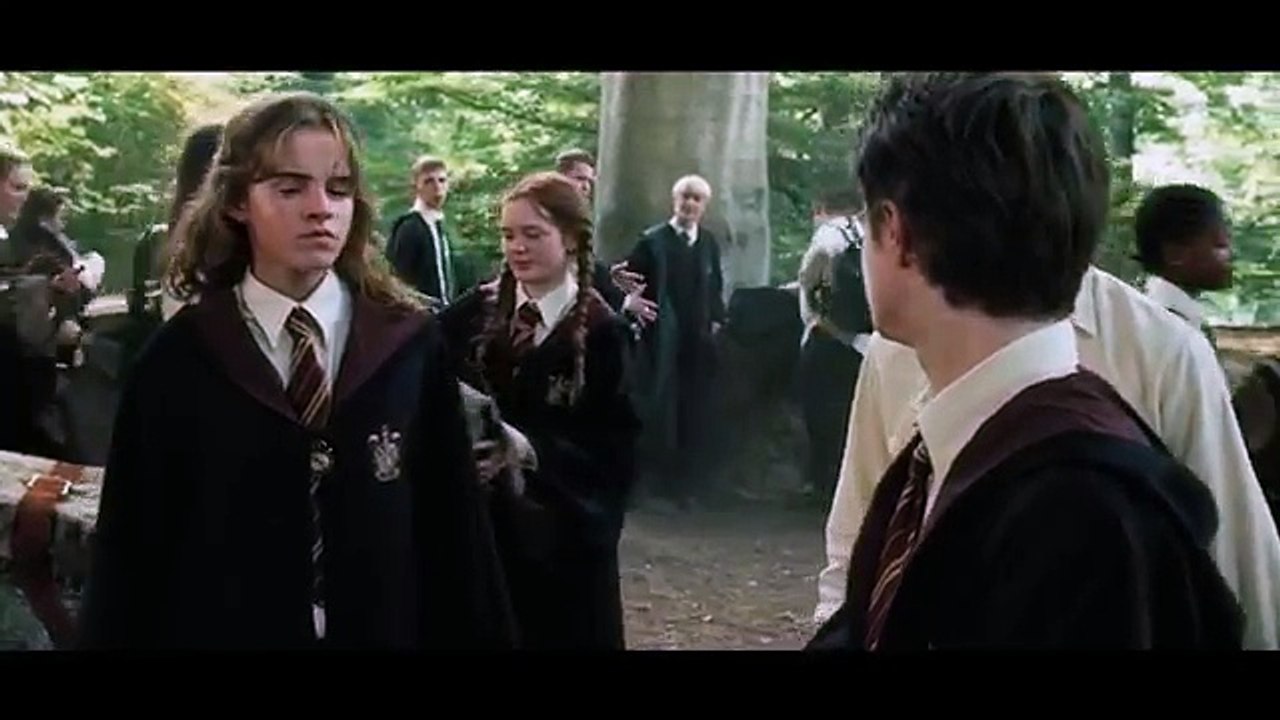 10 DANGEROUS Movie Scenes Popular Actors Struggled Through