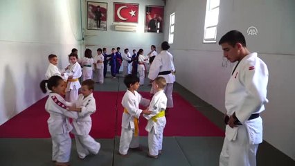 Uluslararası Alanda Türk Bayrağını Dalgalandırmak Gurur Verici"