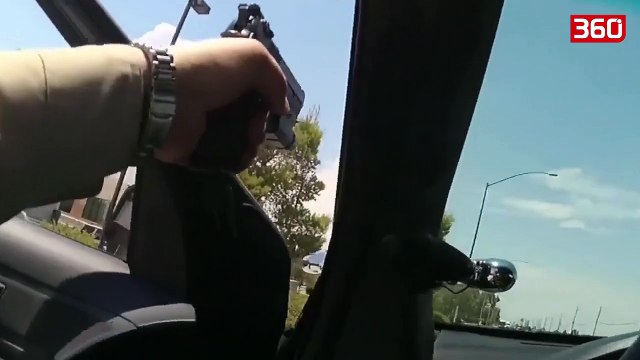 Polici filmon me kamera momentin kur vret adoleshentin e armatosur (360video)