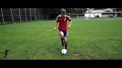 Best Moments #1 "Max-Flic" Crossbar Trickshot / HitThatBall