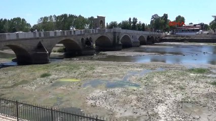 Edirne'de Sıcaklar Bastırdı, Tunca Nehri Kurudu