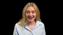 Felicity Jones, Dakota Fanning, & Hailee Steinfeld Recreate Jerry Maguires Show Me the Mo