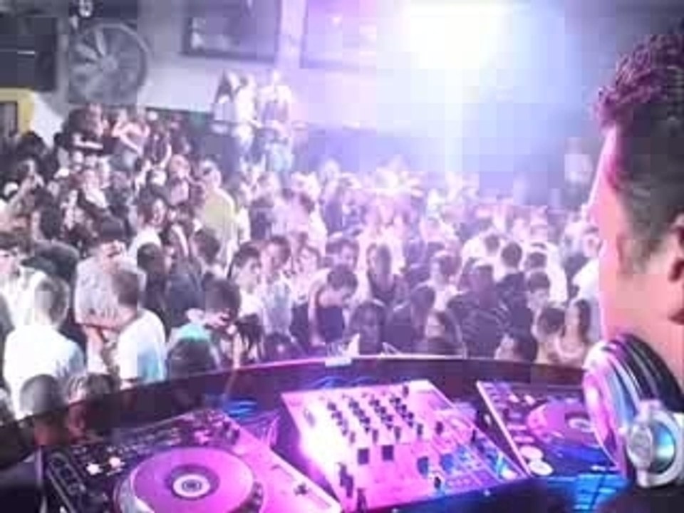 Modena en mix live