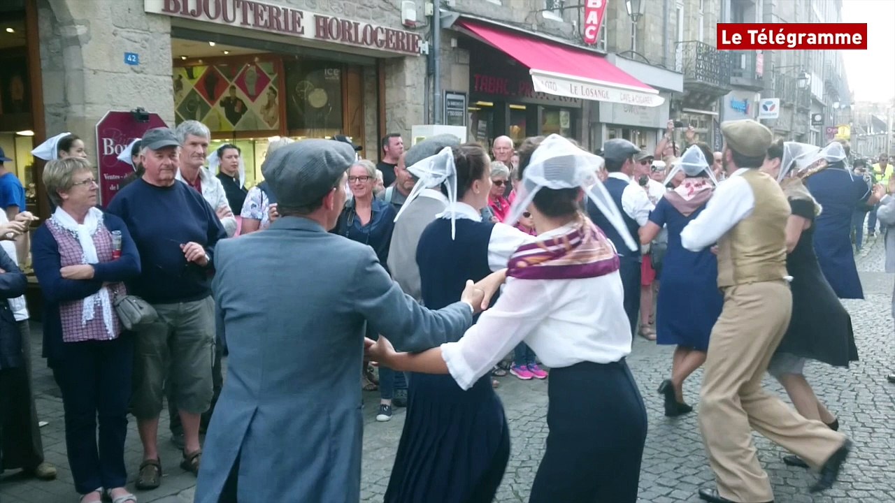 Guingamp. Saint-Loup : la foule rue Notre-Dame pour applaudir la Dérobée
