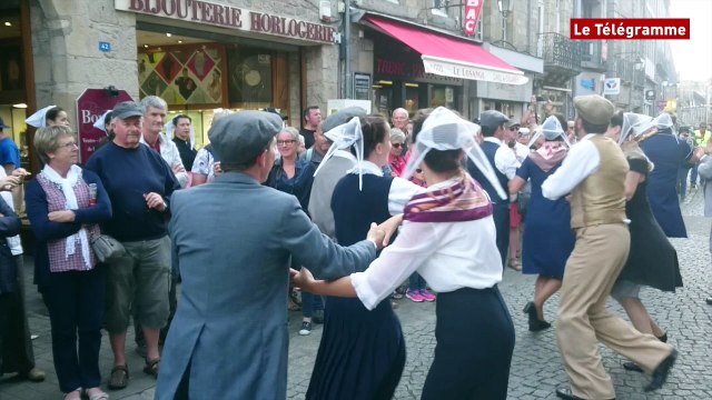 Guingamp. Saint-Loup : la foule rue Notre-Dame pour applaudir la Dérobée