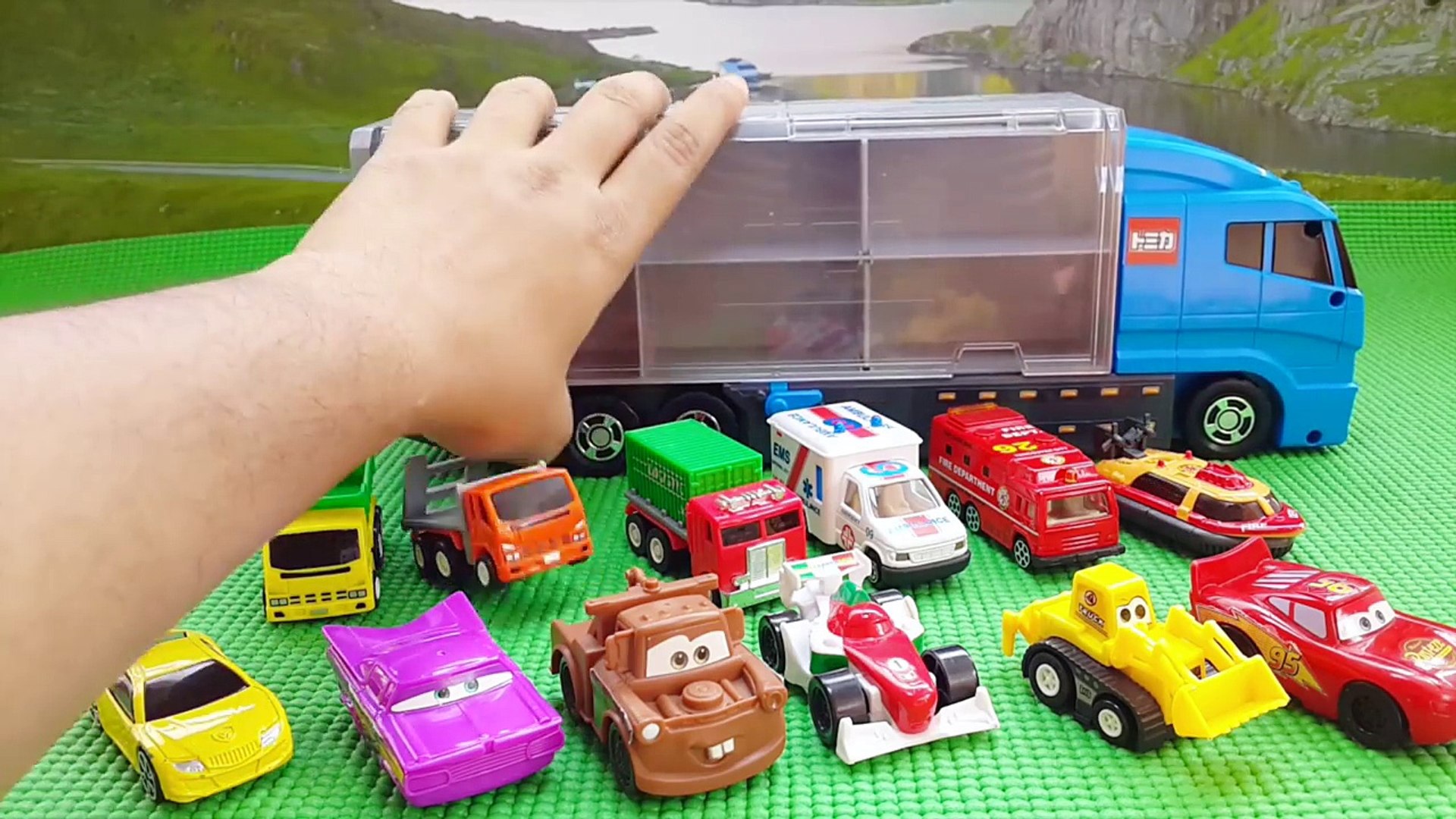 disney cars tomica truck hauler