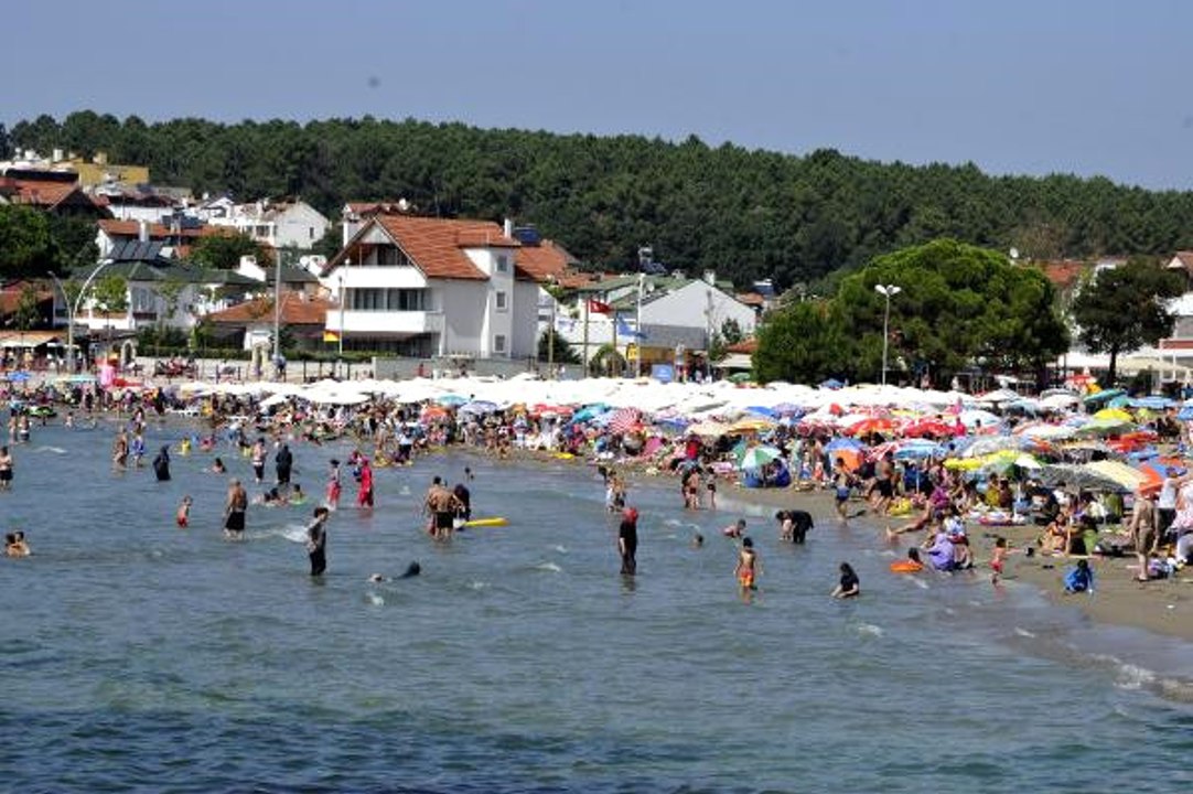 Kocaeli Kandıra Sahilleri Tatilcilerle Doldu