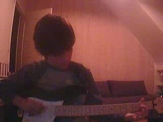 What I say ( R.Charles) titi façon guitare, gros débutant