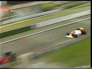 GP AUT84: Sorpasso di Lauda a N. Piquet, interviste a De Angelis e Ducarouge, rallentamento di Lauda e ritiro di Tambay