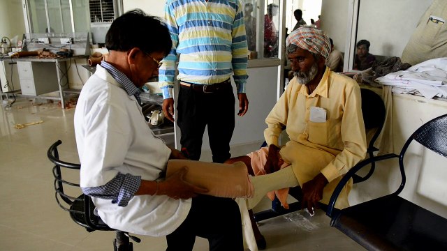 Low-cost prostheses giving Indian amputees a leg up