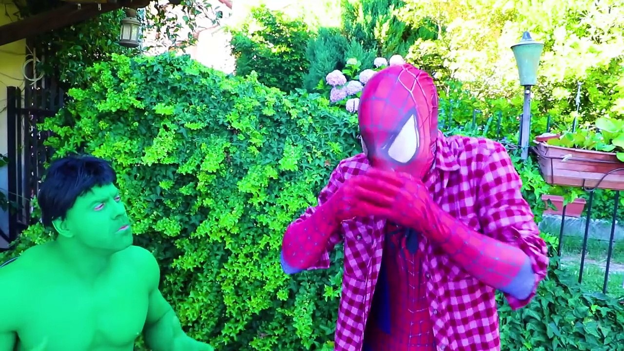 Spiderman becomes MUSCLE Spiderman?! w/ Frozen Elsa, Hulk, Lady Hulk, Joker & Candy :)