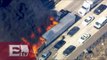 Estados Unidos: Incendio forestal alcanza una carretera en California / Titulares de la Noche