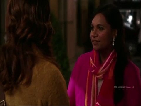Mindy Kaling & Niecy Nash Lesbian Kiss The Mindy Project